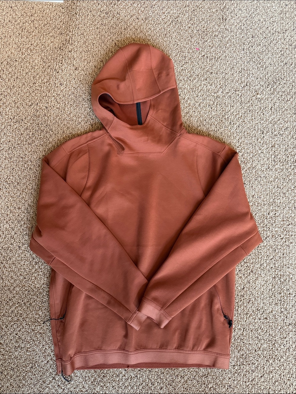 Lululemon Men's Rust Hooded Pullover Sweatshirt Size M